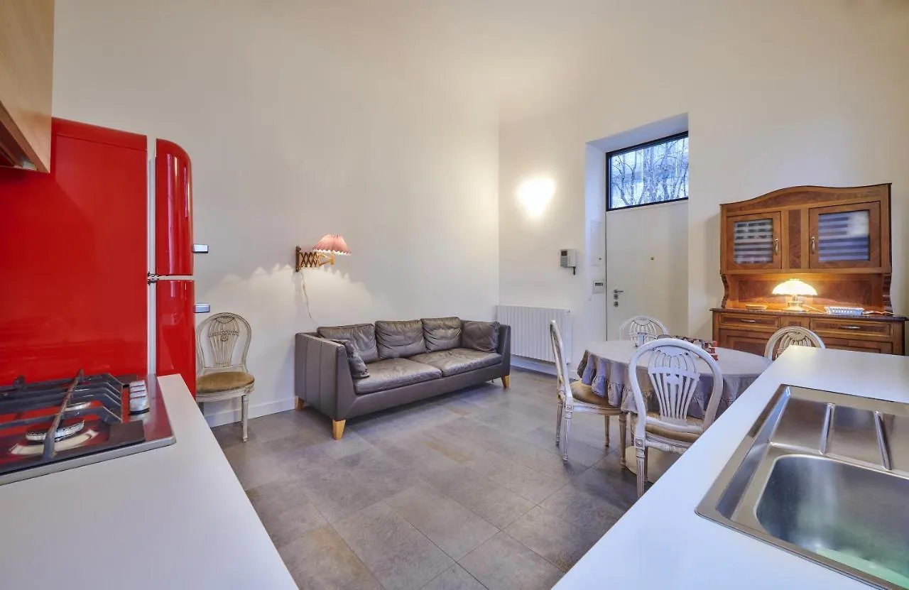 Brera Moscova Trilocale Apartment Milan